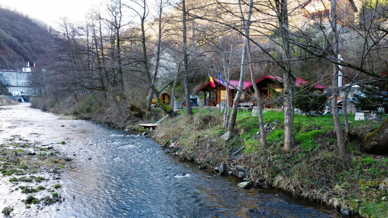 Eden Natural Resort - Transalpina Capalna Εξωτερικό φωτογραφία